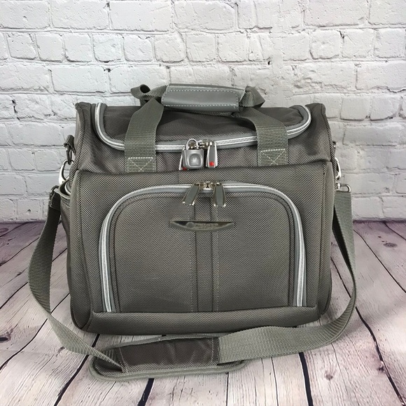 delsey overnight bag